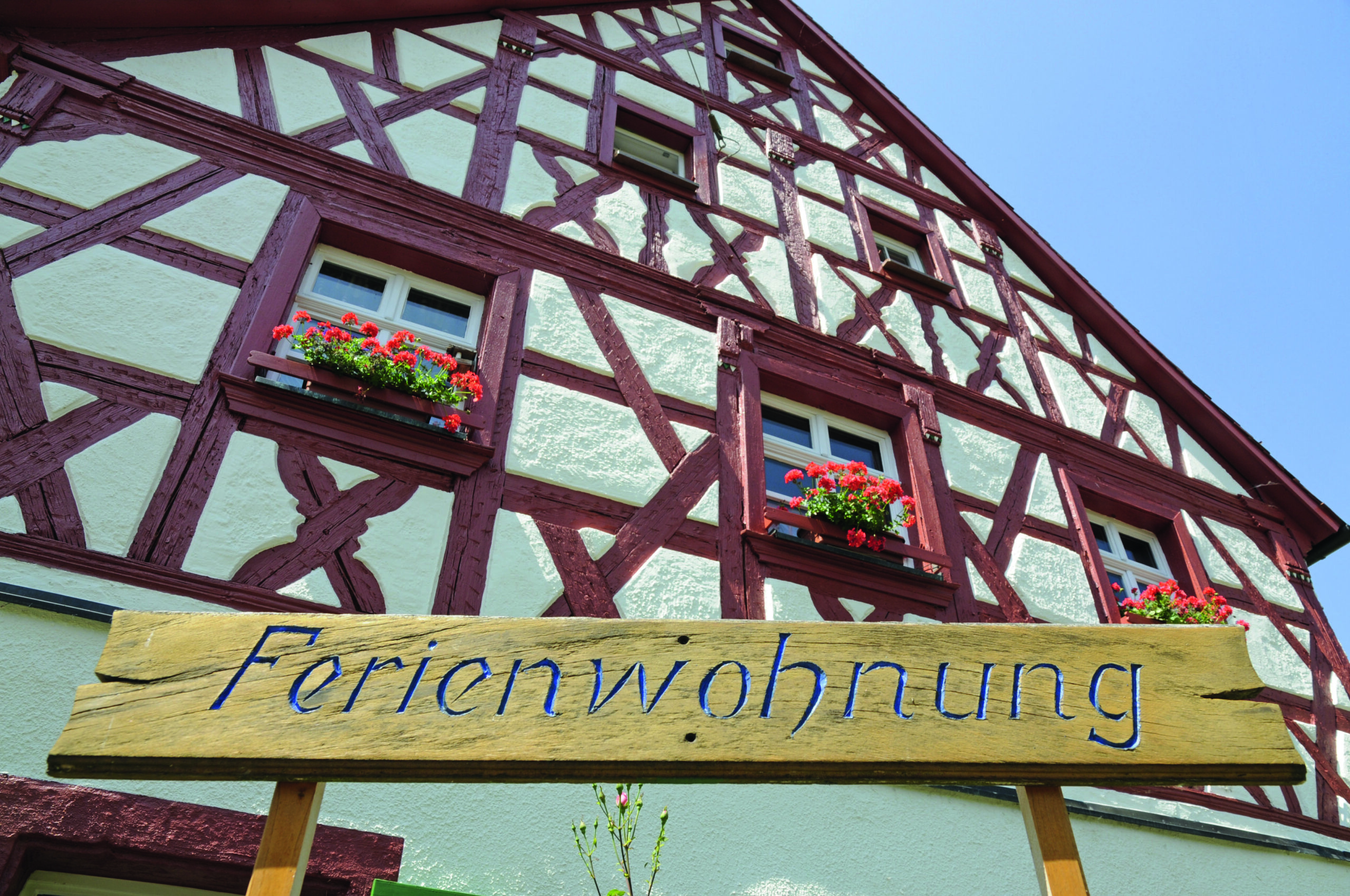 nahler_D7032 Ein Fachwerkhaus zum Thema Fachwerk streichen